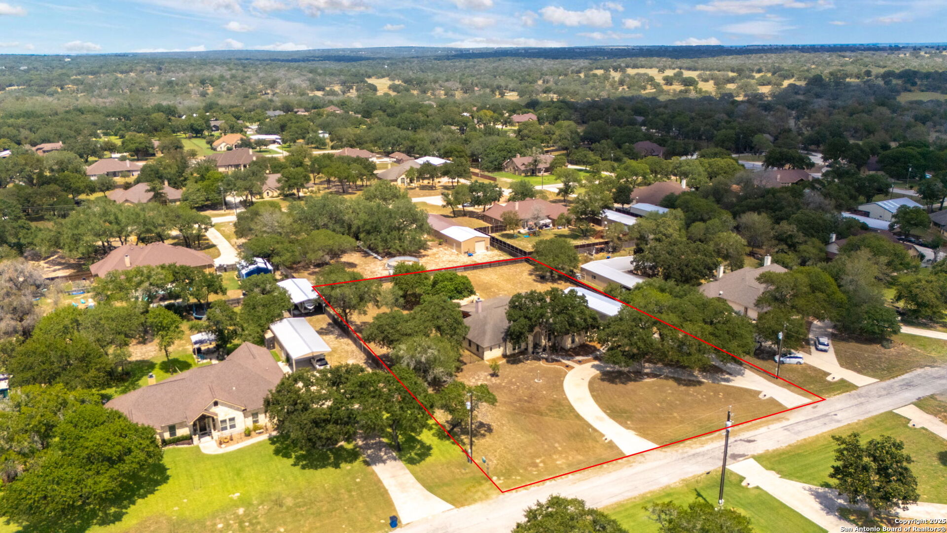 133 Copper Ridge Drive La Vernia, TX 78121 - Photo 7 of 35 a view of a city