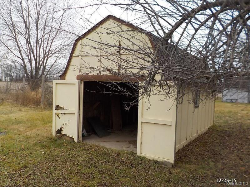 9461 Green Road Goodrich, MI 48438 - Photo 2 of 13