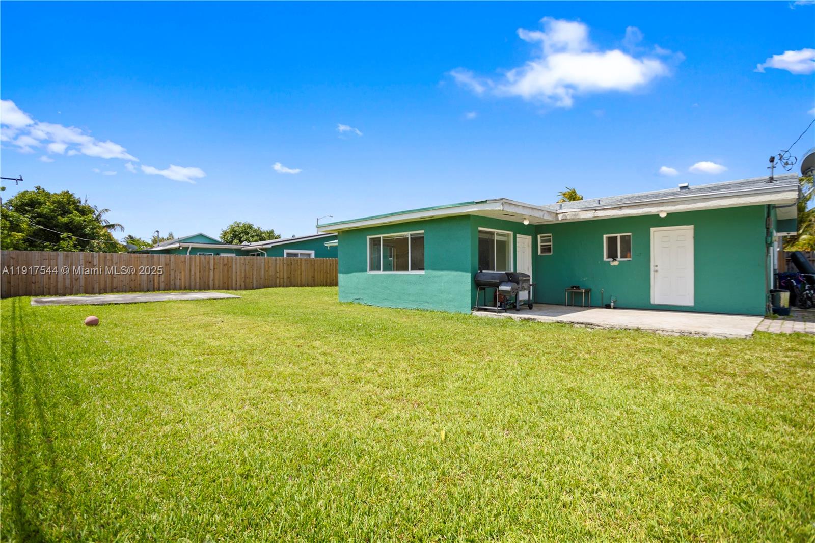 1831 Southwest 97th Terrace Miramar, FL 33025 - Photo 50 of 61 a view of outdoor space and yard