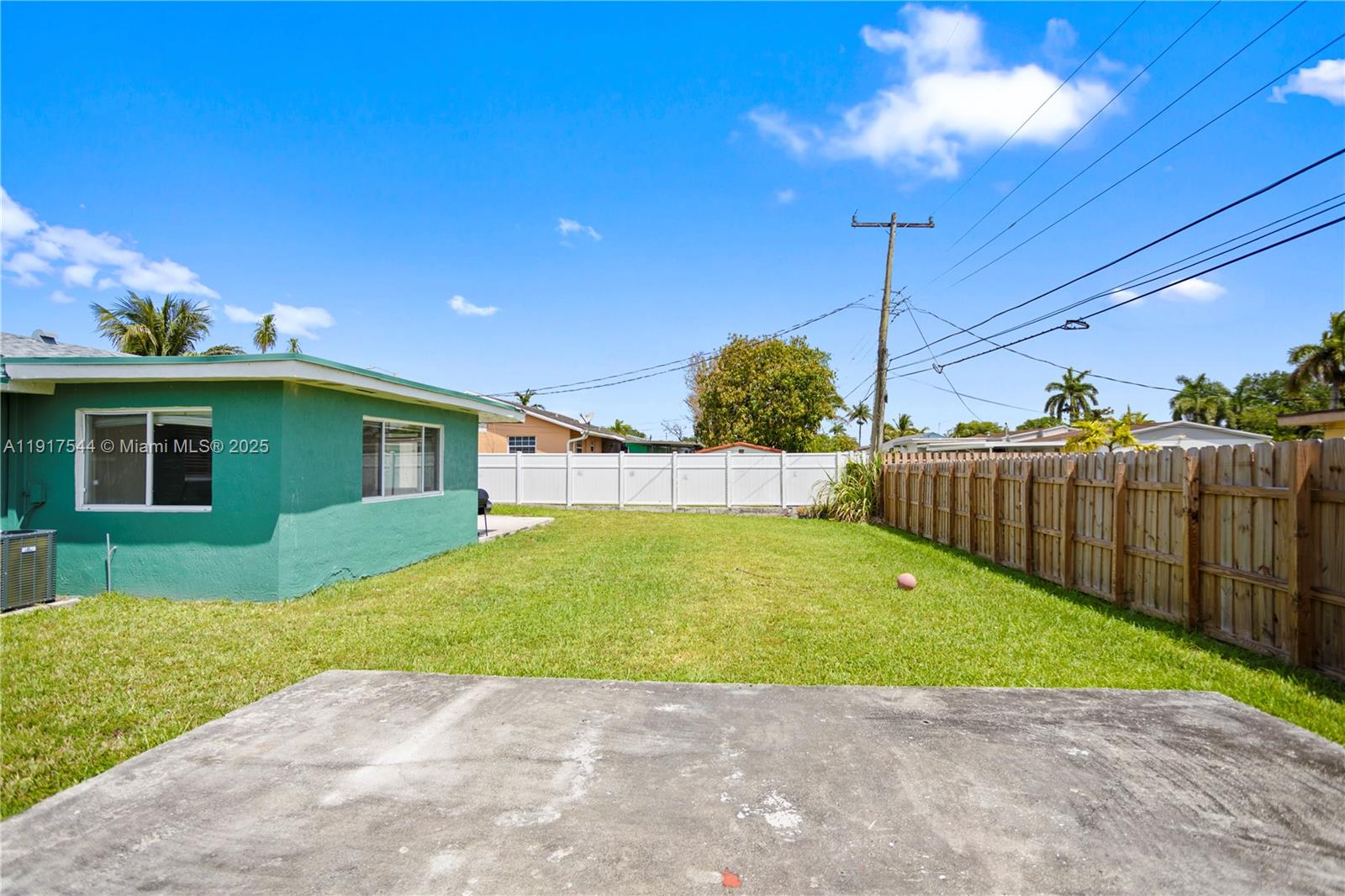 1831 Southwest 97th Terrace Miramar, FL 33025 - Photo 52 of 61 a view of a backyard with a garden