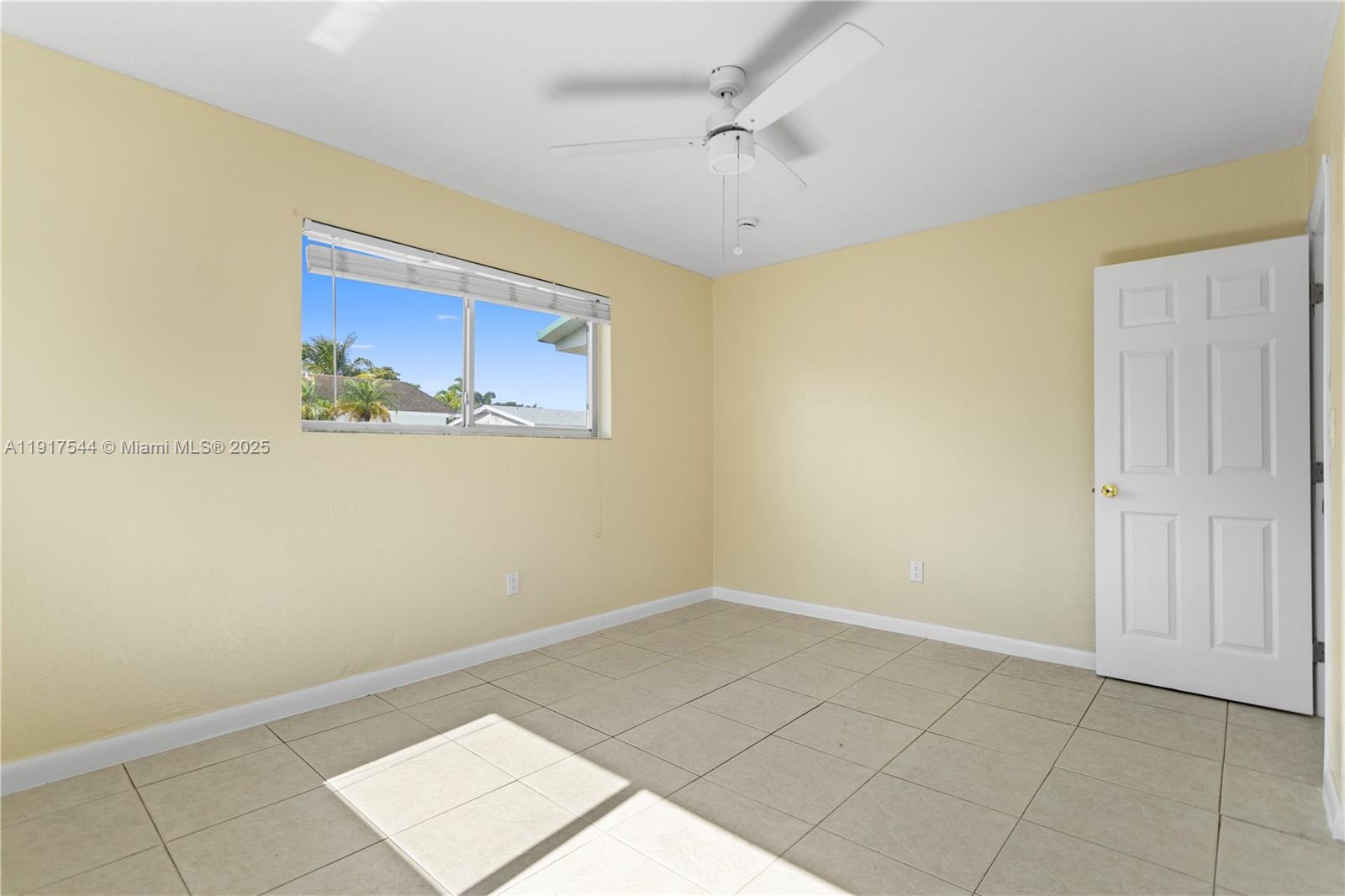 1831 Southwest 97th Terrace Miramar, FL 33025 - Photo 10 of 61 a view of an empty room