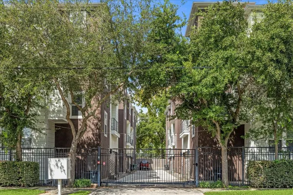 $3,100 | 1113 West 18th Street, Unit B, Houston, TX 77008