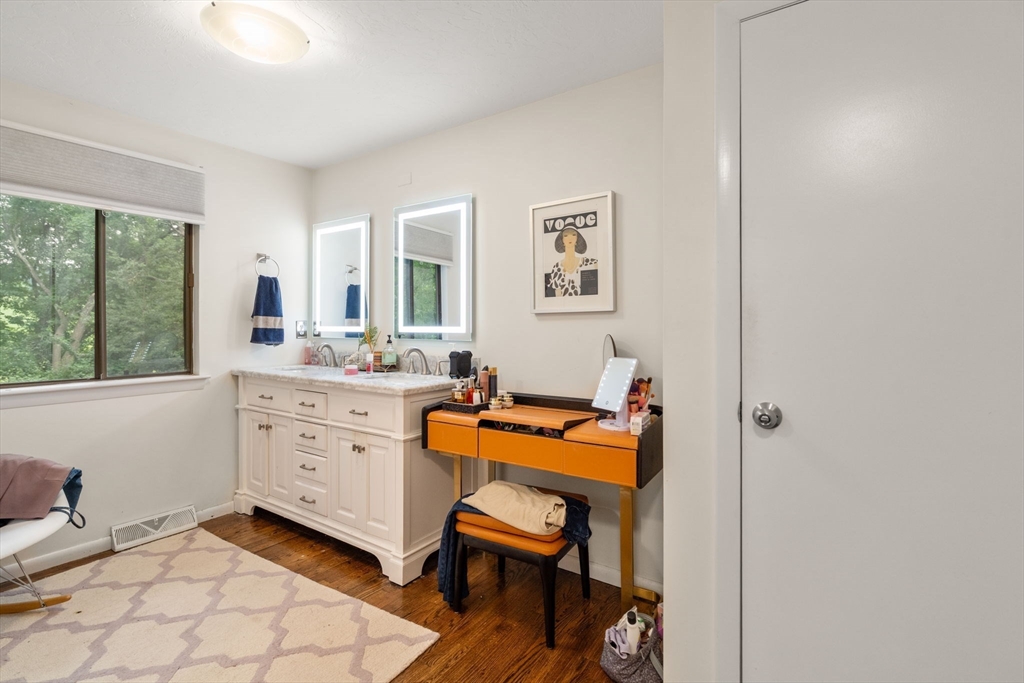 34 Parker Road Framingham, MA 01702 - Photo 13 of 34