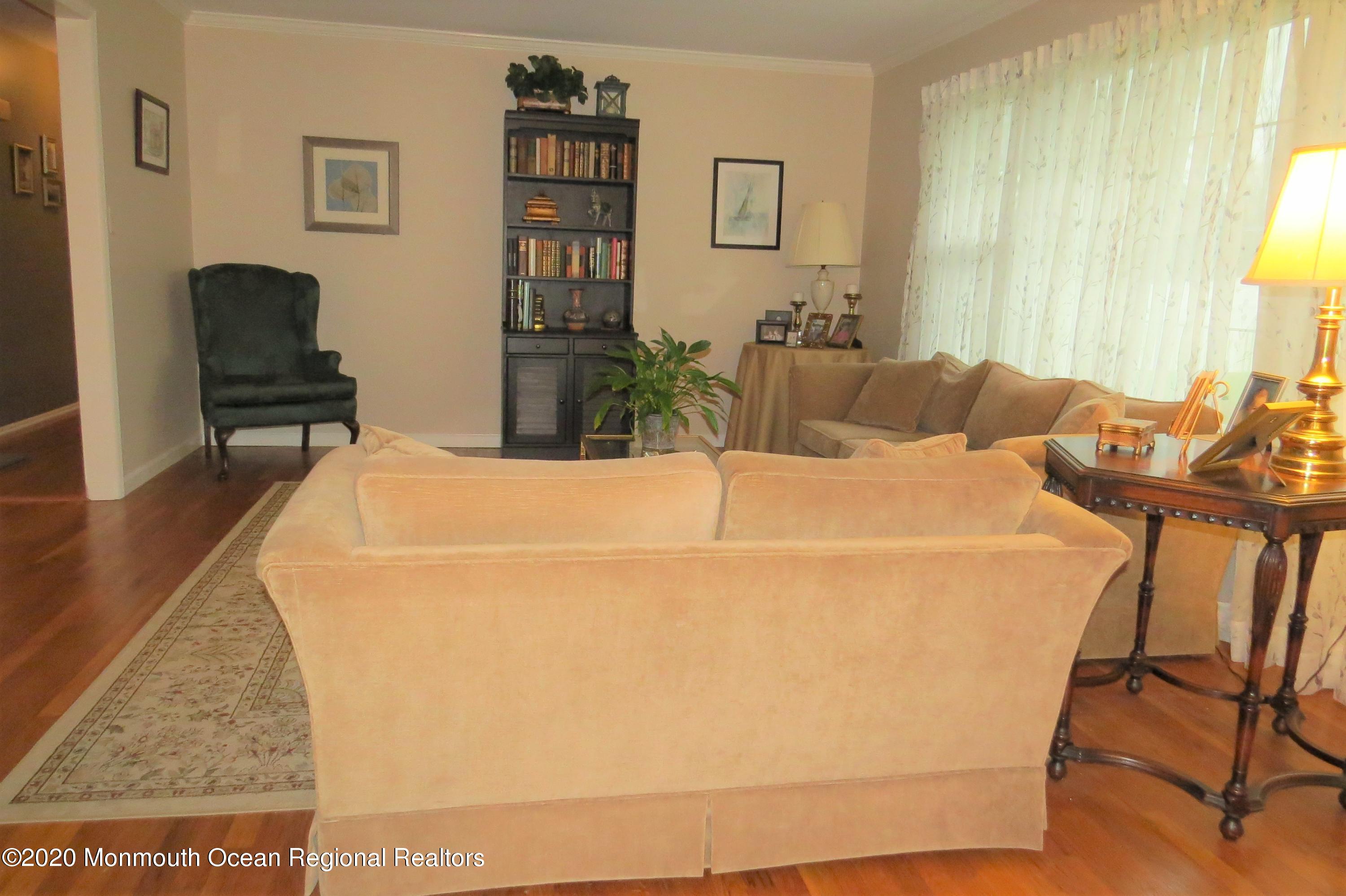 46 Hidden Stream Road Freehold, NJ 07728 - Photo 10 of 31 IMG_5533