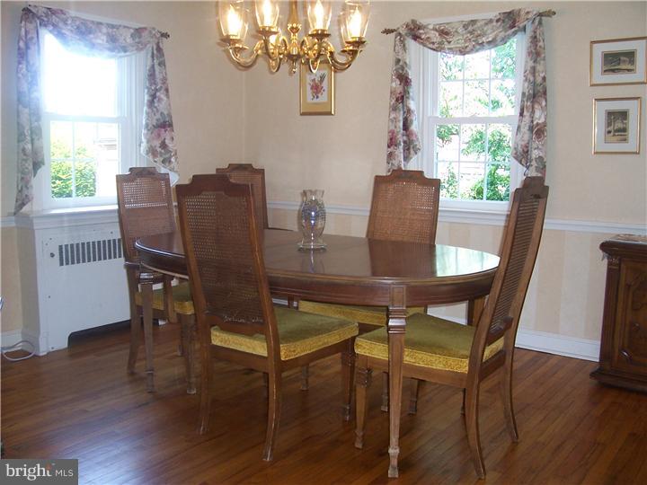 157 Friendship Road Drexel Hill, PA 19026 - Photo 5 of 18 Dining Room