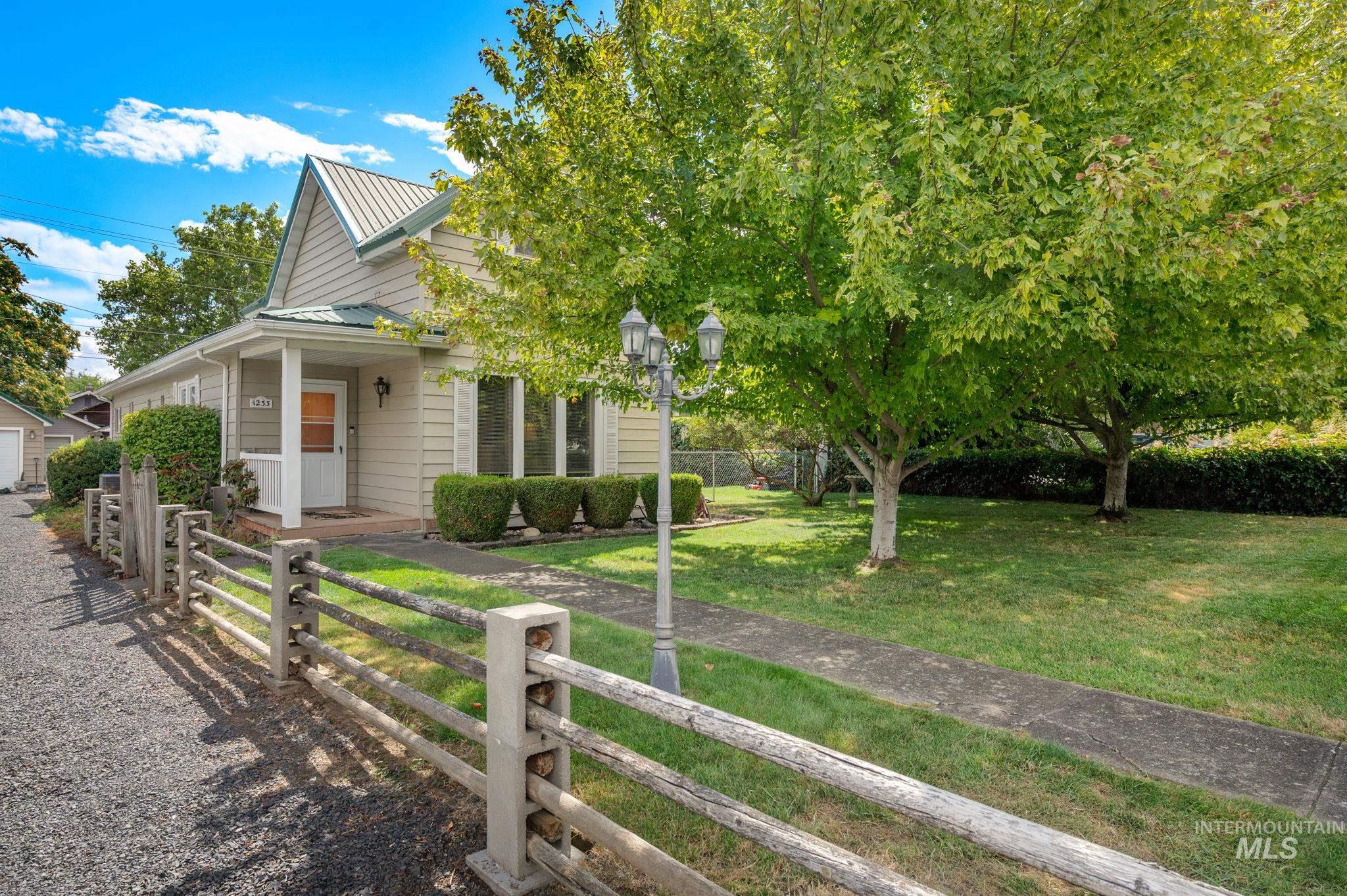 1233 8th Street Clarkston, WA 99403 - Photo 2 of 27