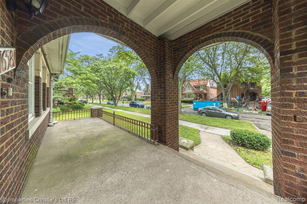 16581 Baylis Street Detroit, MI 48221 - Photo 26 of 34