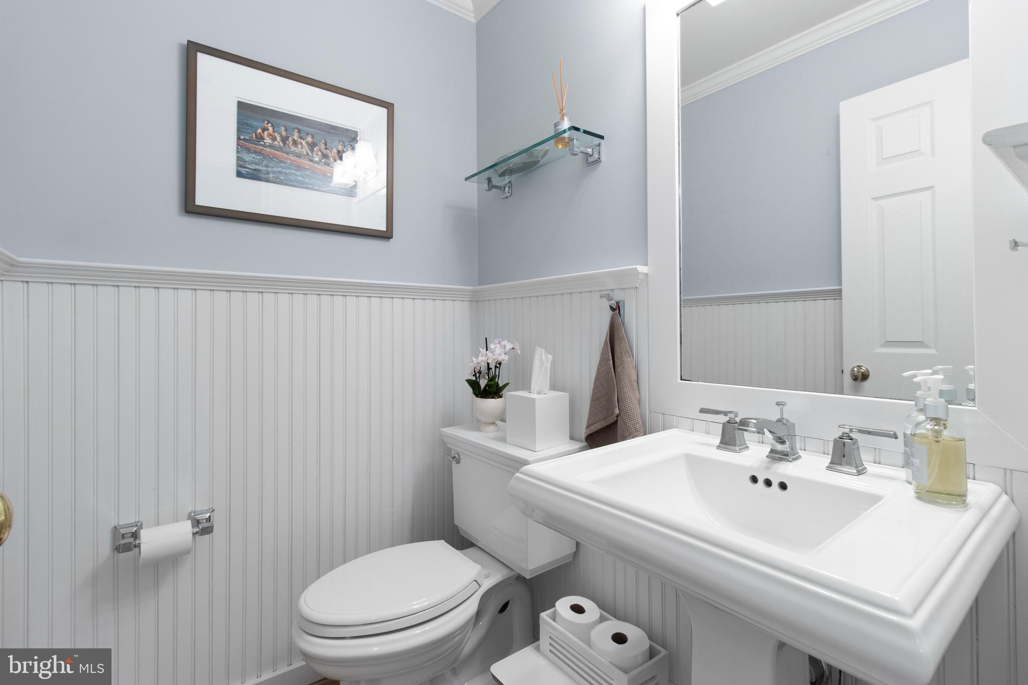 210 Old County Road Severna Park, MD 21146 - Photo 20 of 49 Main level half bathroom