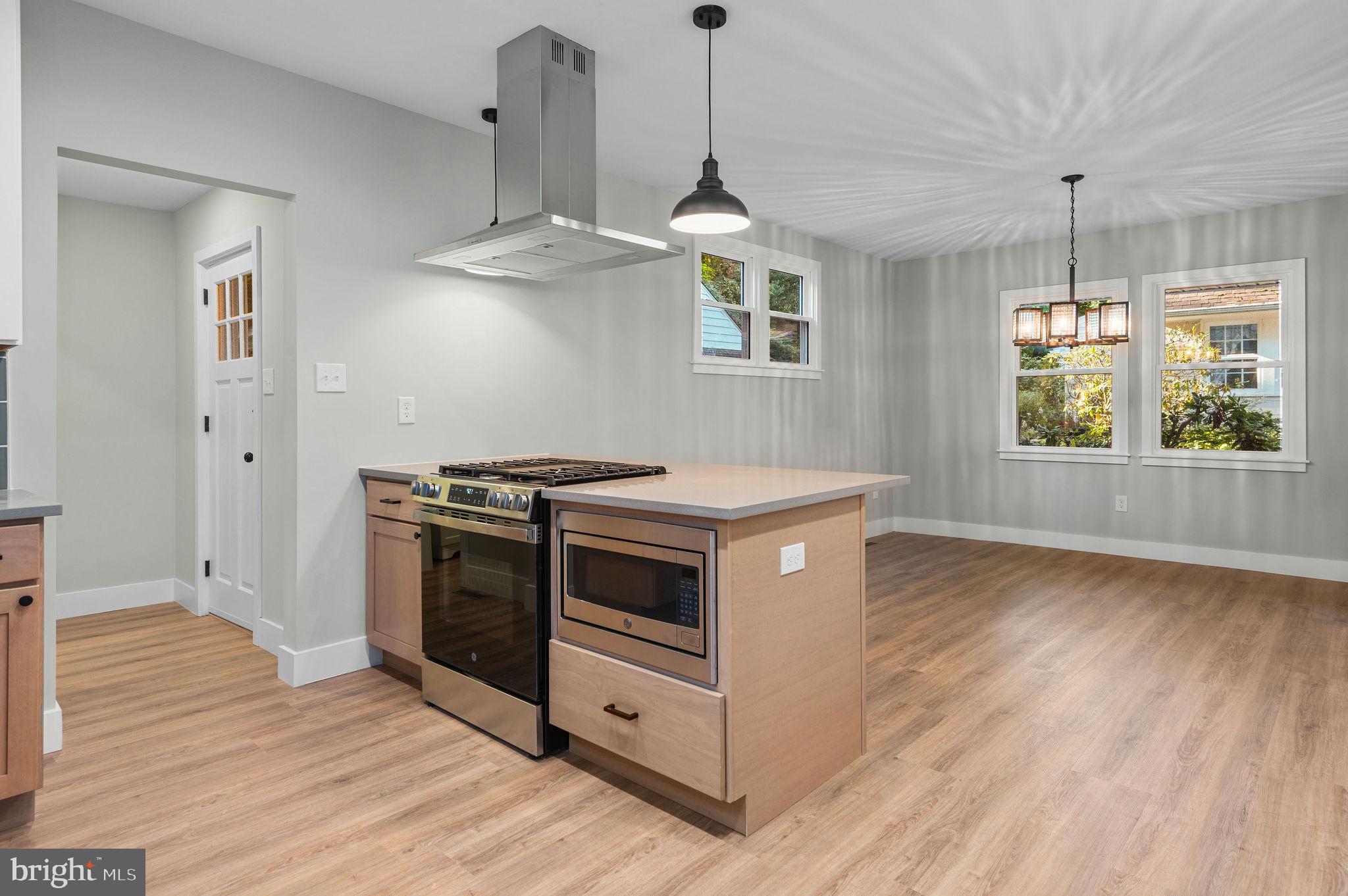 281 Bickley Road Glenside, PA 19038 - Photo 4 of 25