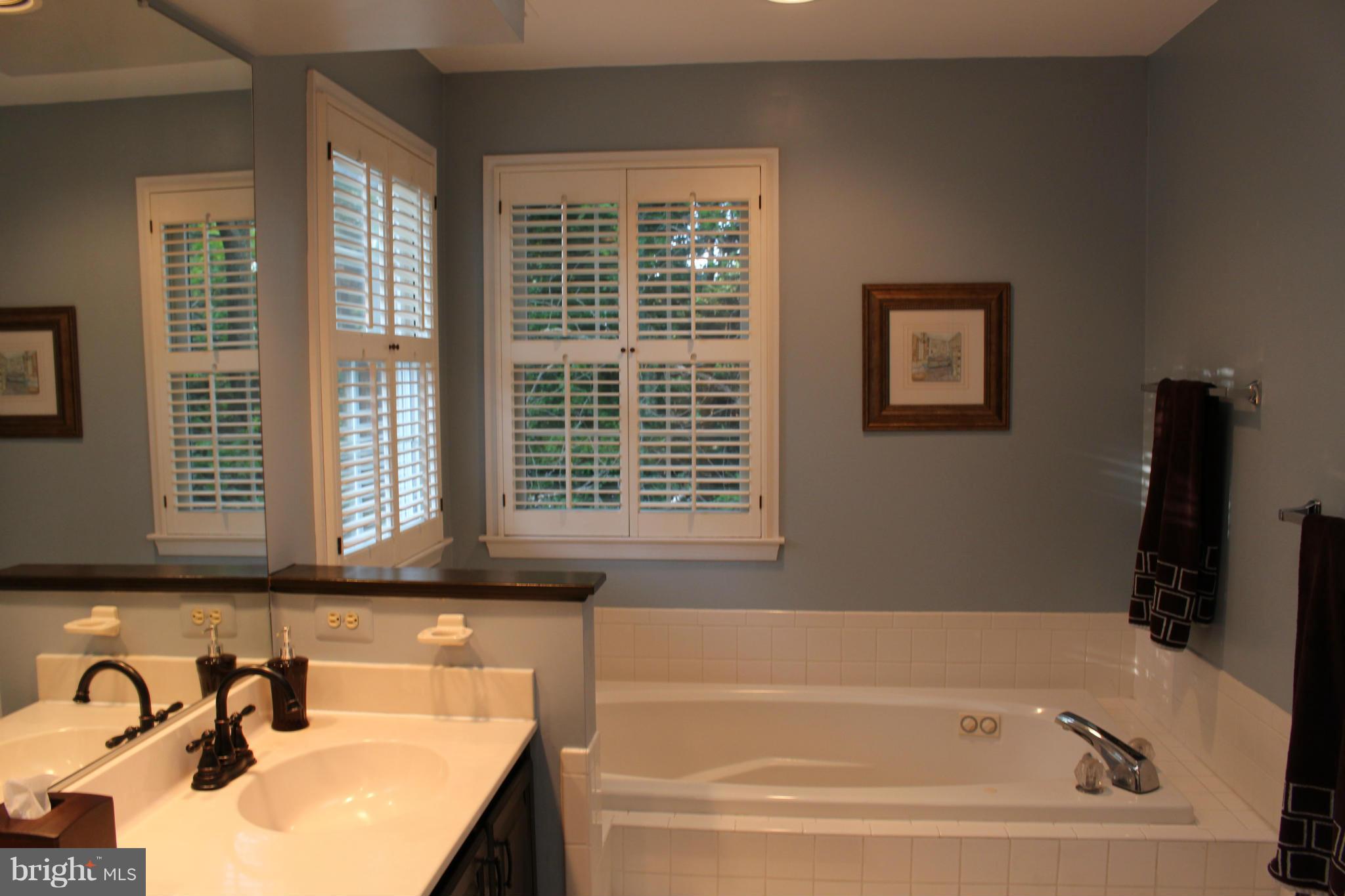 2220 Forest Glen Road Silver Spring, MD 20910 - Photo 17 of 27 Bath (Master)