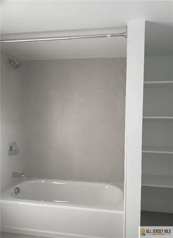 $2,200 | 1790 West 4th Street, Unit 2, Dunellen, NJ 08812