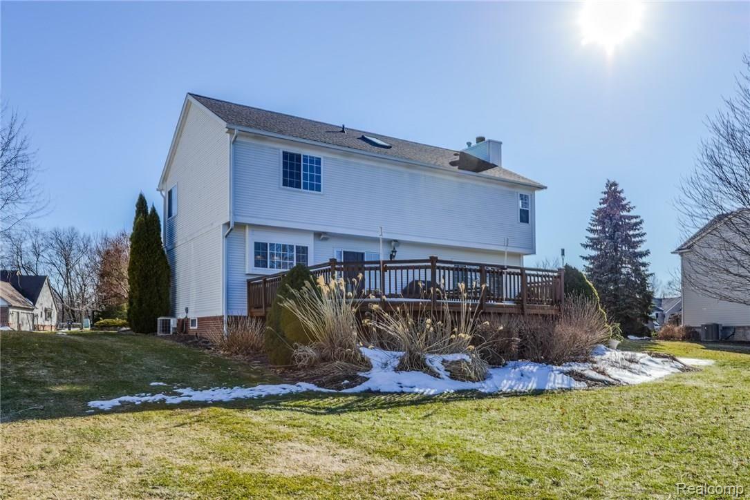 930 Ridgeview Circle Lake Orion, MI 48362 - Photo 33 of 36 CNG_2235Blended.jpg