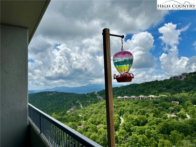 $279,900 | 303 Sugar Top Drive, Unit 61603, Sugar Mountain, NC 28604