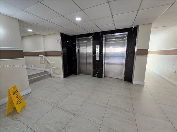 $1,900 | 4550 Northwest 9th Street, Unit 304E, Miami, FL 33126