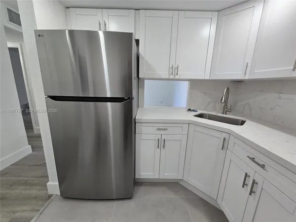 $1,900 | 4550 Northwest 9th Street, Unit 304E, Miami, FL 33126