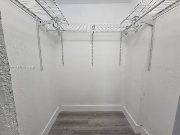 $1,900 | 4550 Northwest 9th Street, Unit 304E, Miami, FL 33126