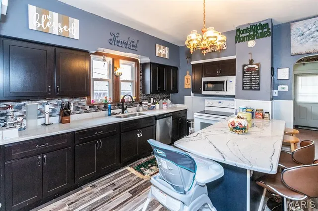 $185,000 | 614 McKissock Street, De Soto, MO 63020