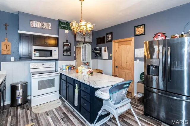 $185,000 | 614 McKissock Street, De Soto, MO 63020