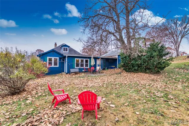 $185,000 | 614 McKissock Street, De Soto, MO 63020