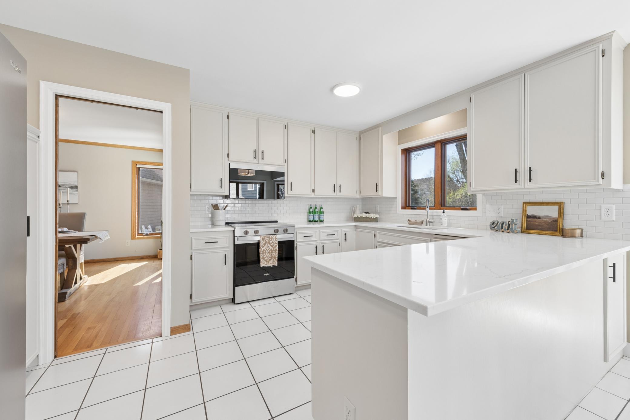 1363 Chatterton Road Eagan, MN 55123 - Photo 15 of 54