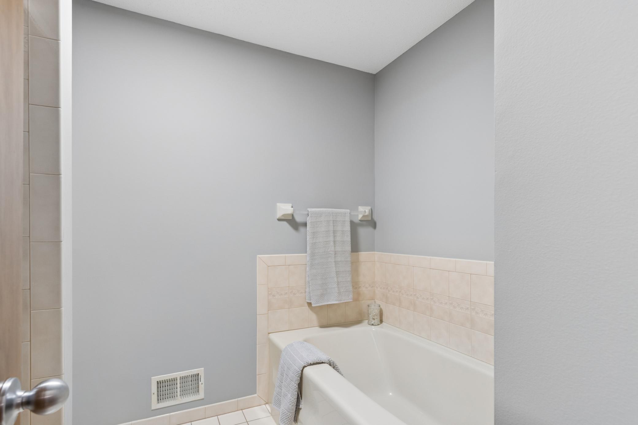 1363 Chatterton Road Eagan, MN 55123 - Photo 26 of 54