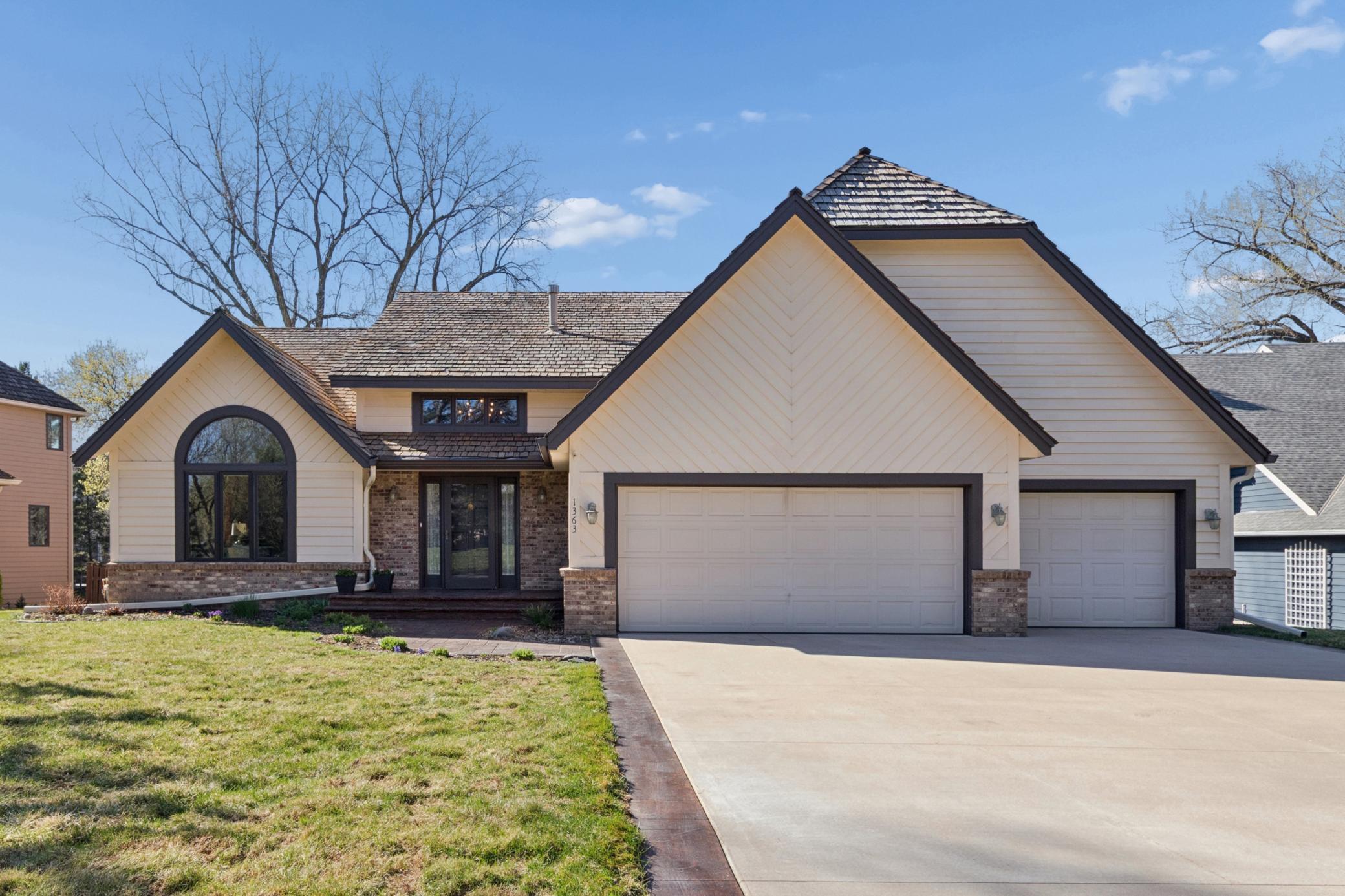 1363 Chatterton Road Eagan, MN 55123 - Photo 3 of 54