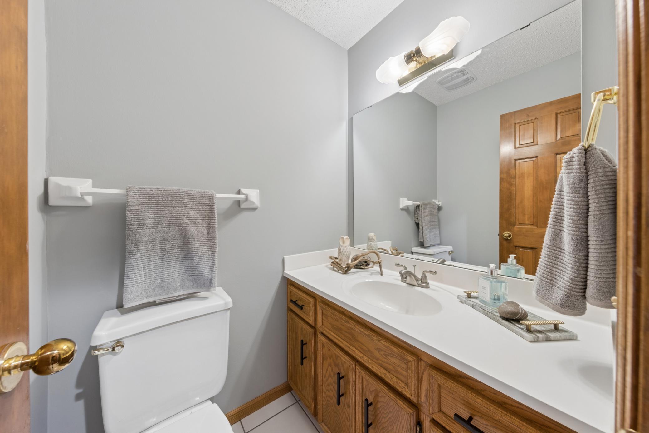 1363 Chatterton Road Eagan, MN 55123 - Photo 34 of 54