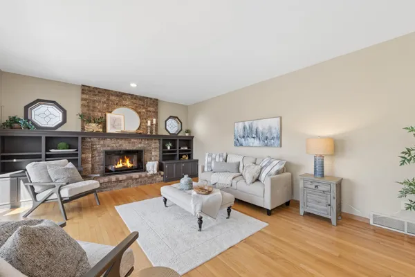 $700,000 | 1363 Chatterton Road, Eagan, MN 55123