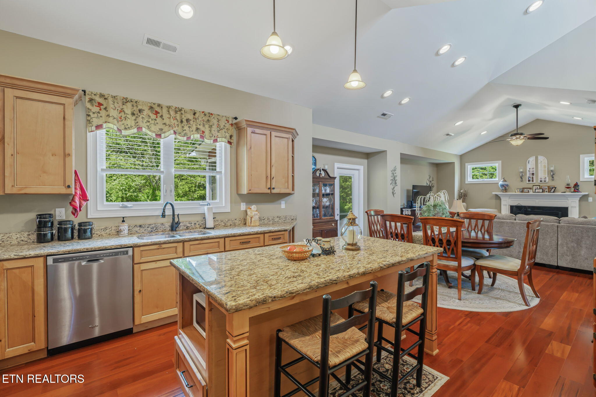 141 Cumberland Road Oliver Springs, TN 37840 - Photo 22 of 44 21-web-or-mls-141 Cumberland Road-22