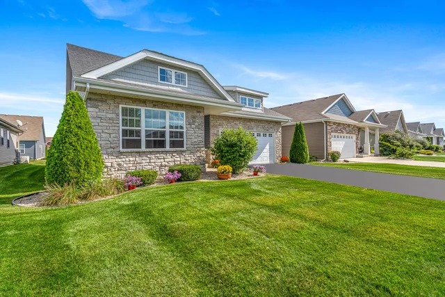 $375,000 | 10181 Azalea Drive, Crown Point, IN 46307