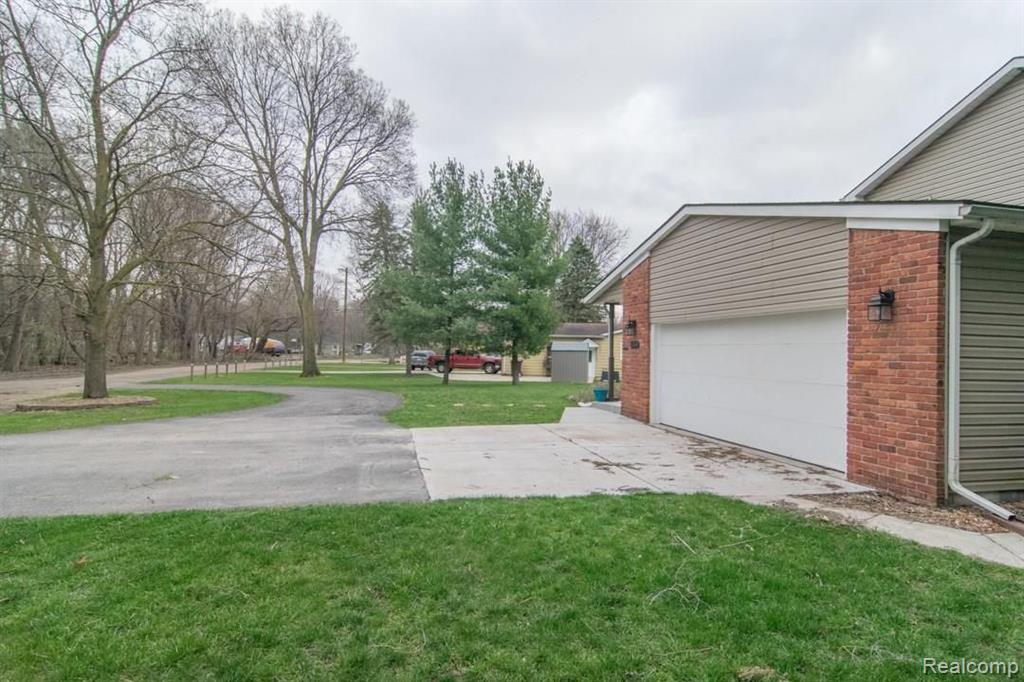 13550 Farm Road Belleville, MI 48111 - Photo 42 of 54