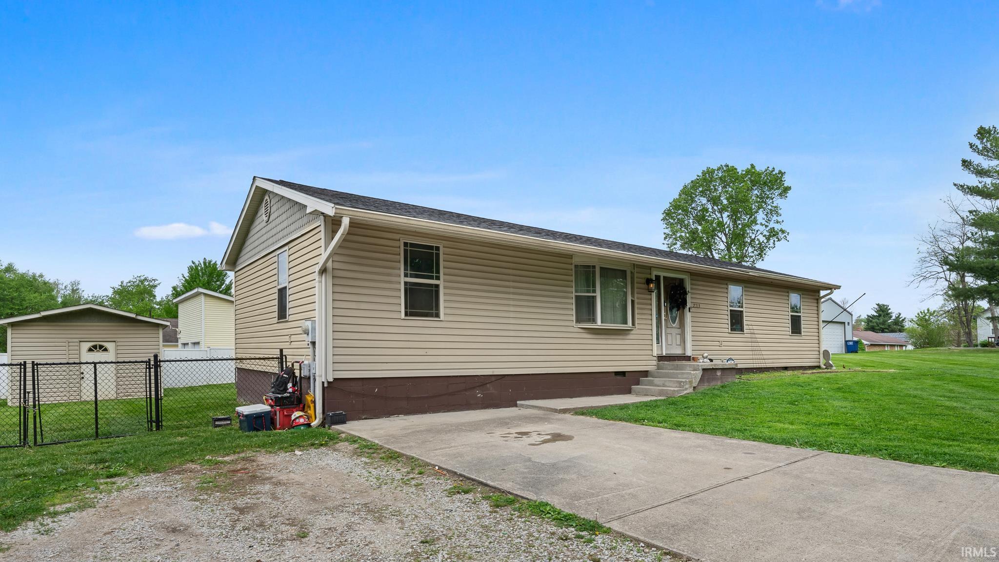 2713 U Street Bedford, IN 47421 - Photo 2 of 23