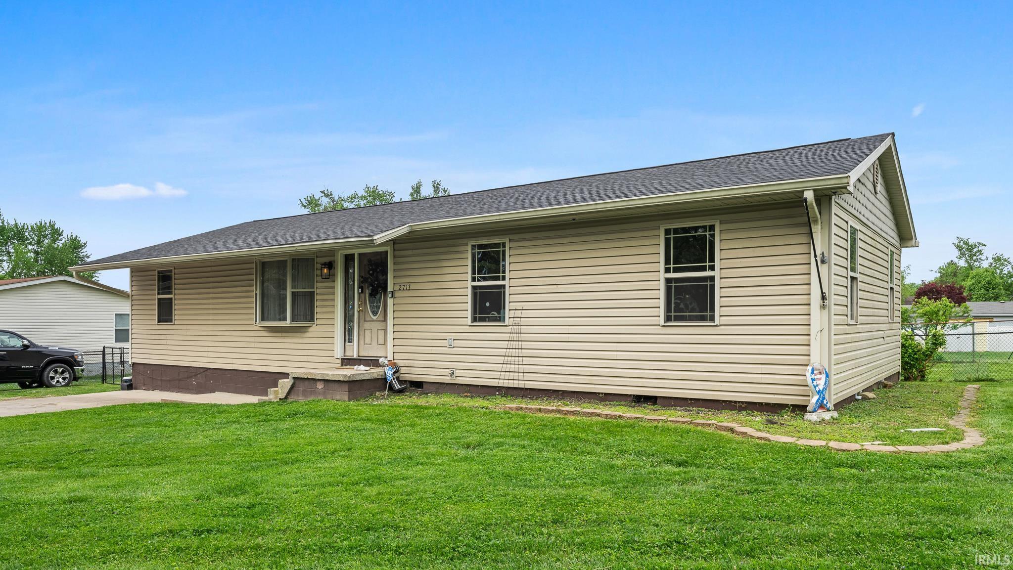 2713 U Street Bedford, IN 47421 - Photo 3 of 23