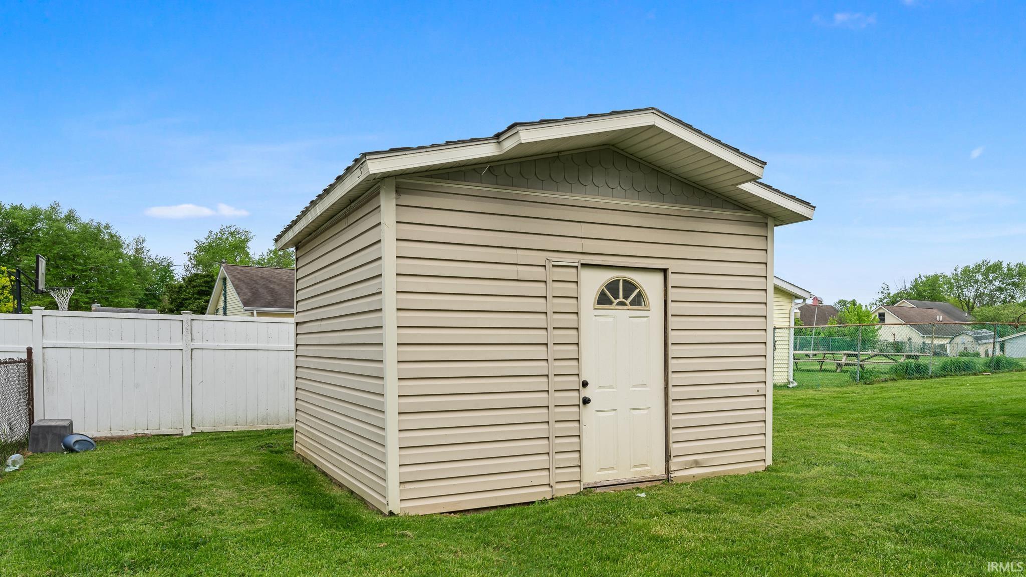 2713 U Street Bedford, IN 47421 - Photo 6 of 23