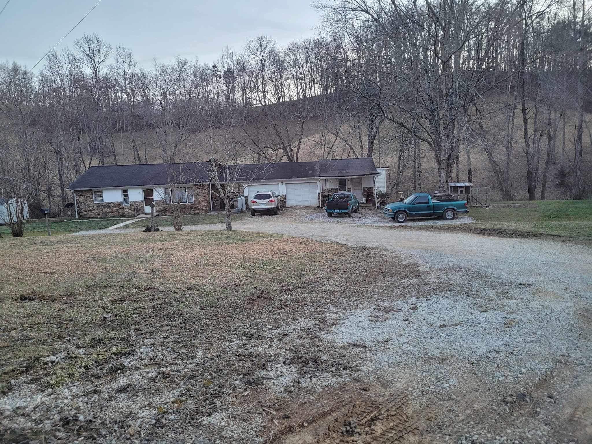 233 Silo Road Beattyville, KY 41311 - Photo 1 of 29 IMG_2878