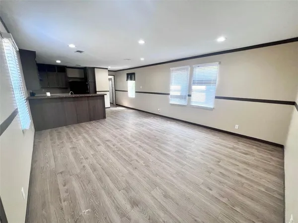 $1,500 | 9111 Puritan Way, Rosharon, TX 77583