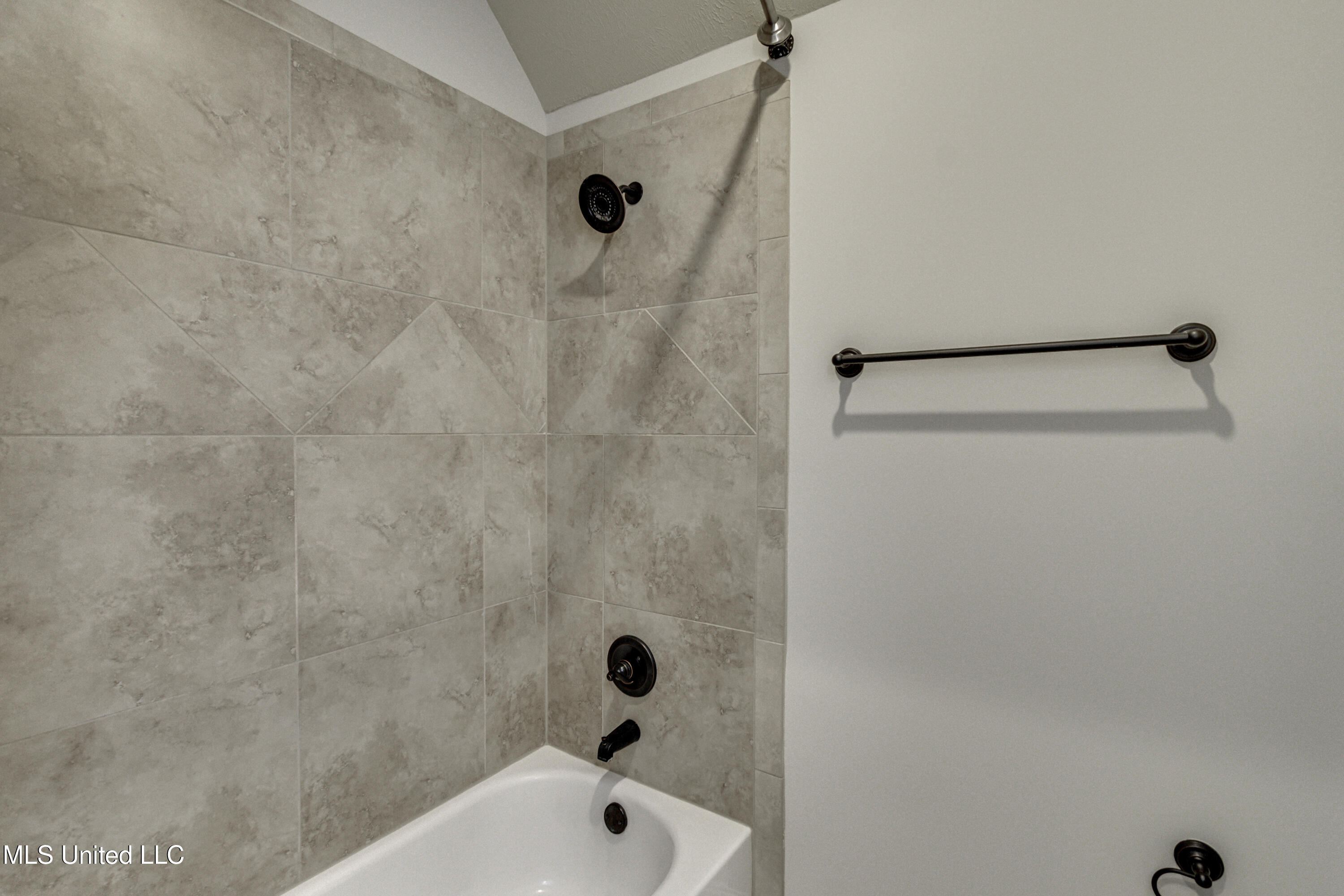 106 Normandy Court Madison, MS 39110 - Photo 38 of 48 106 Normandy Ct--80