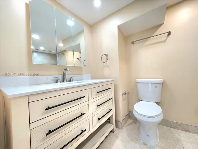 $2,200 | 1600 South Ocean Drive, Unit 1C, Hollywood, FL 33019