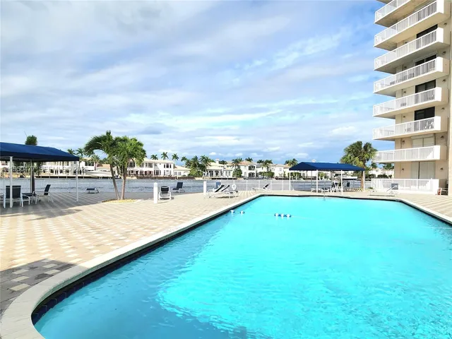 $2,200 | 1600 South Ocean Drive, Unit 1C, Hollywood, FL 33019