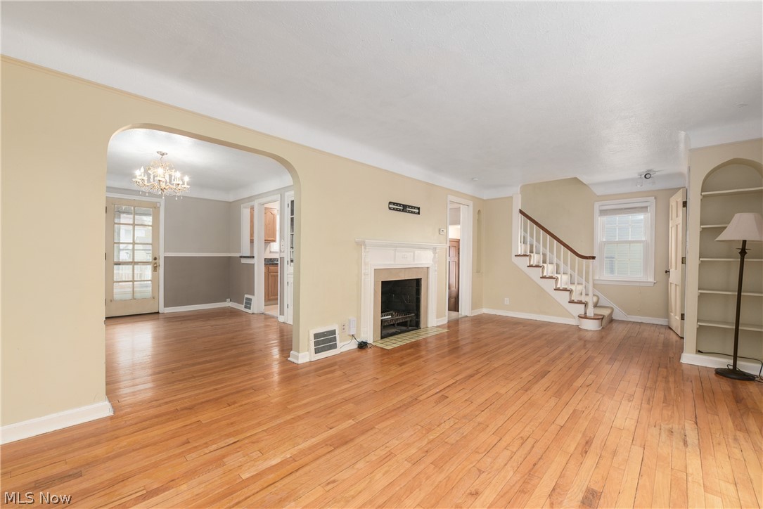 1148 Pennfield Road Cleveland, OH 44121 - Photo 6 of 32