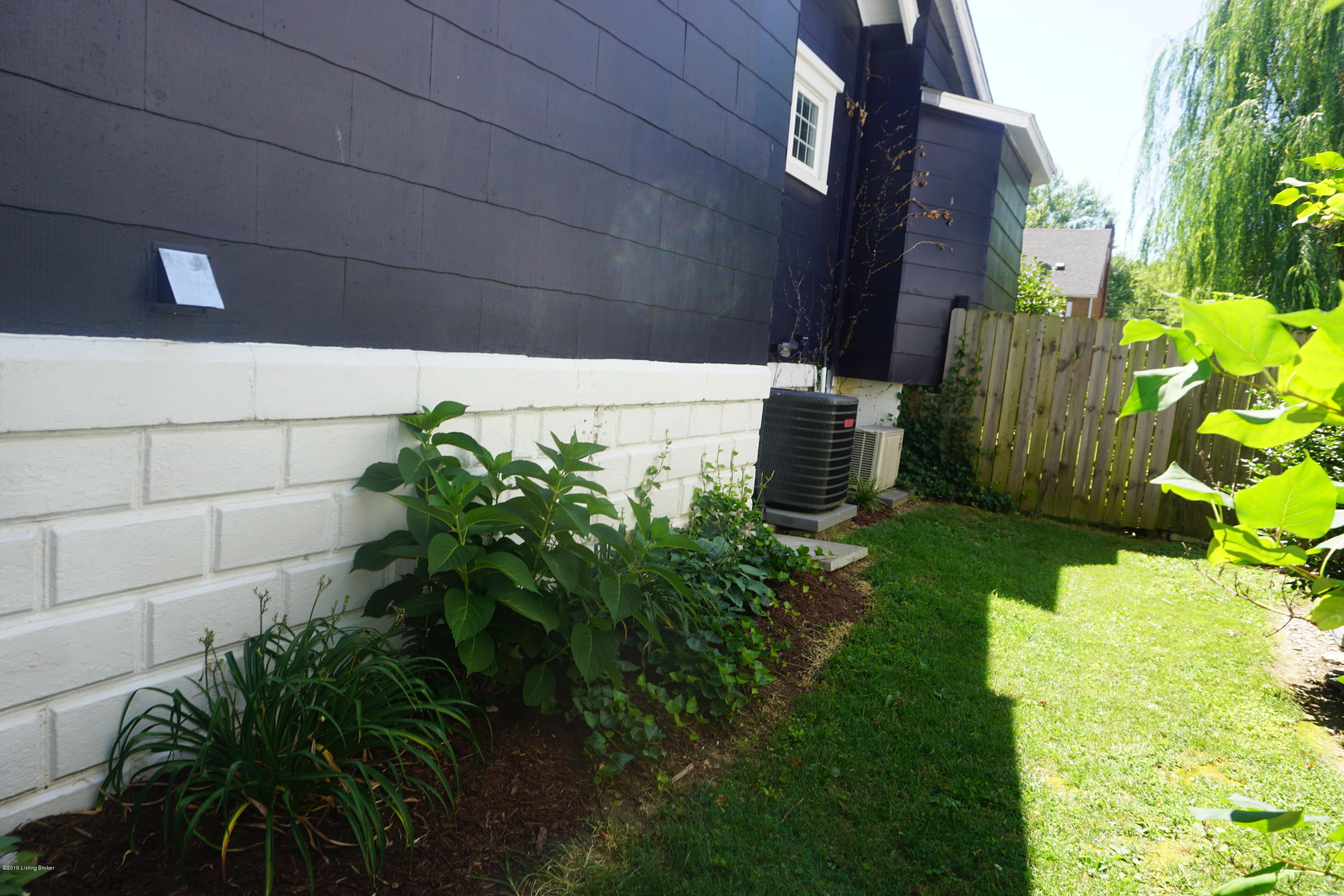 828 Reading Road Louisville, KY 40217 - Photo 43 of 43 DSC03255