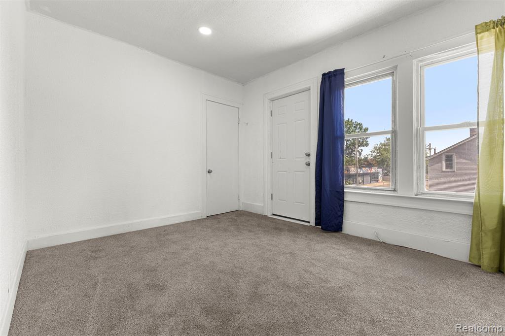 8889 Lane Street Detroit, MI 48209 - Photo 24 of 38