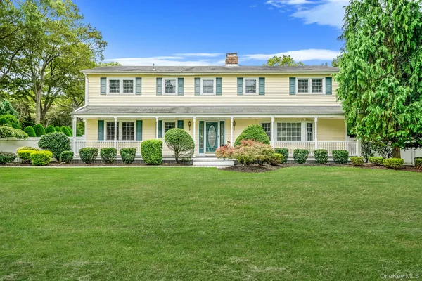 $799,000 | 222 Jamaica Avenue, Medford, NY 11763