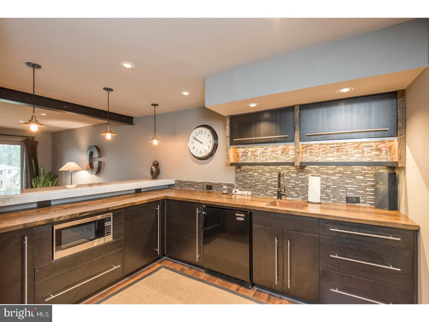 813 Hunt Road Newtown Square, PA 19073 - Photo 17 of 24 Wet Bar