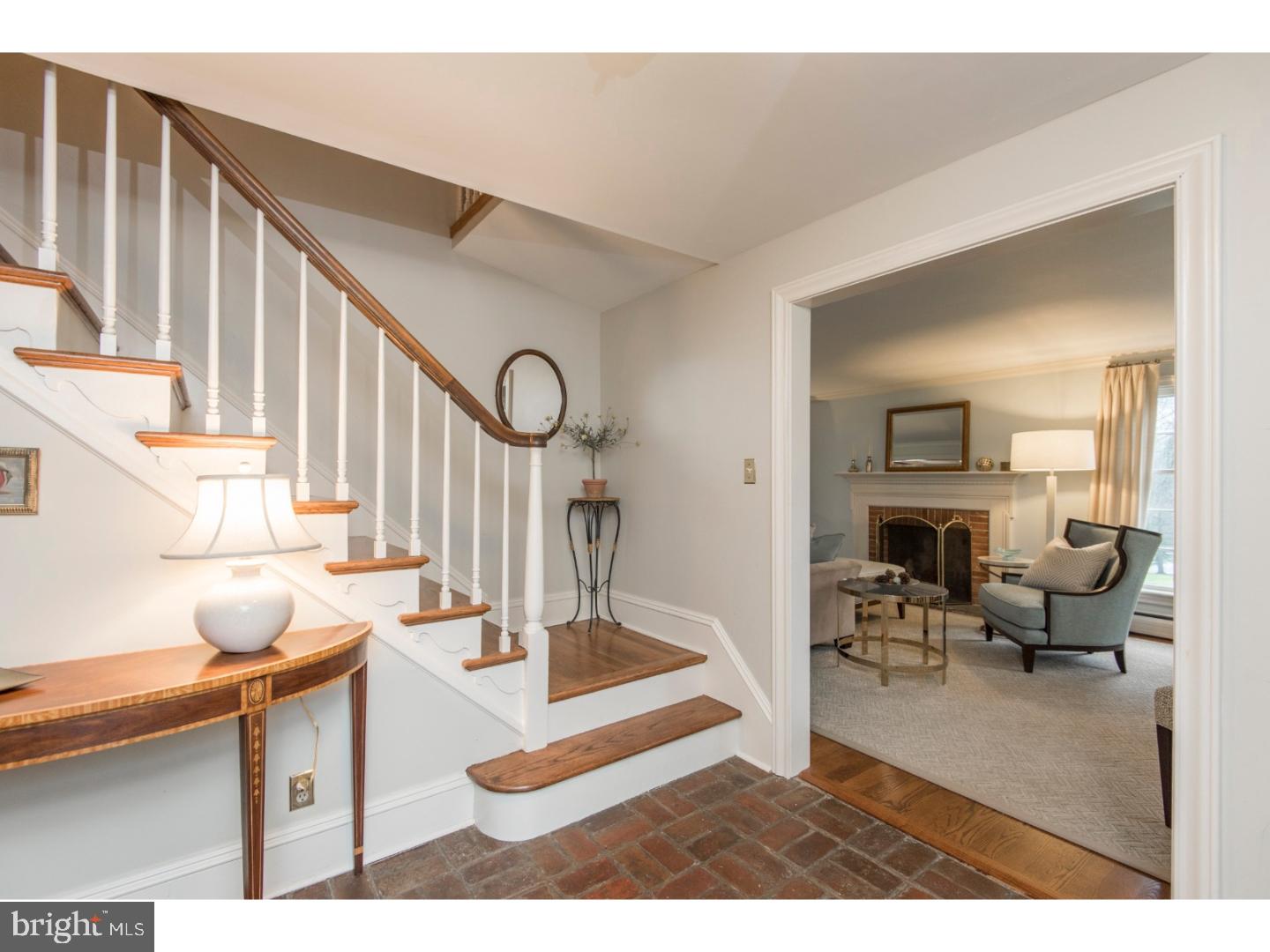 813 Hunt Road Newtown Square, PA 19073 - Photo 2 of 24 Foyer