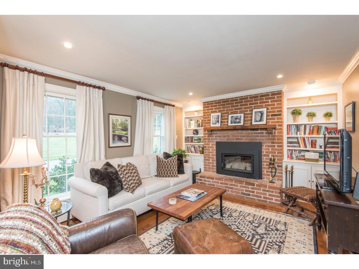 813 Hunt Road Newtown Square, PA 19073 - Photo 5 of 24 Family Room