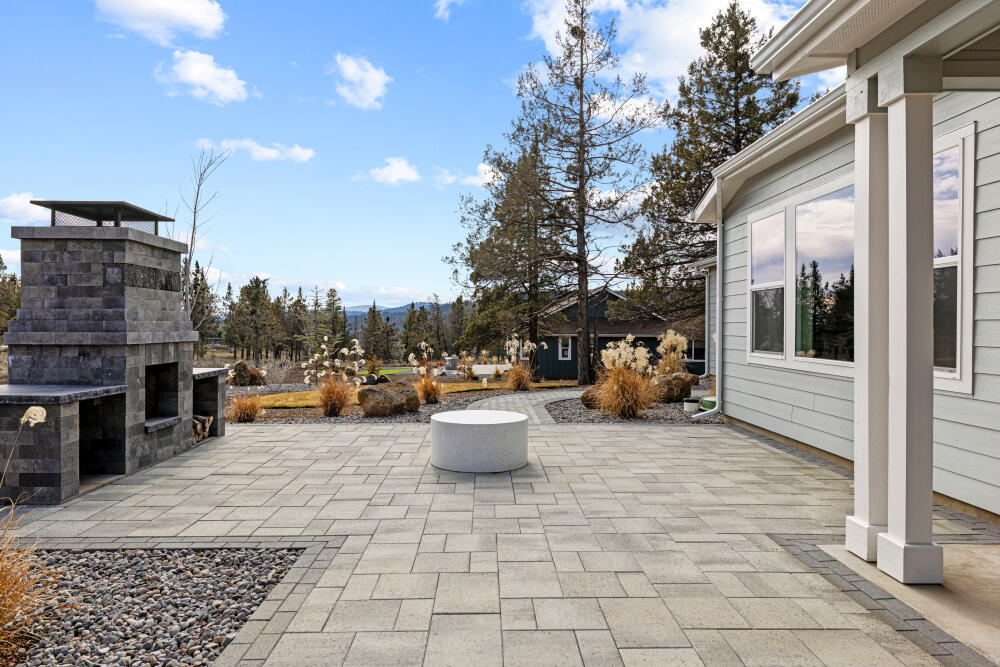5722 Engleman Spruce Way Klamath Falls, OR 97601 - Photo 24 of 84 5722EnglemanSpruceDr-Exterior-25