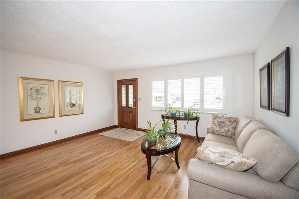 3638 Woodale Road Indianapolis, IN 46234 - Photo 4 of 38 Gallery Image 4