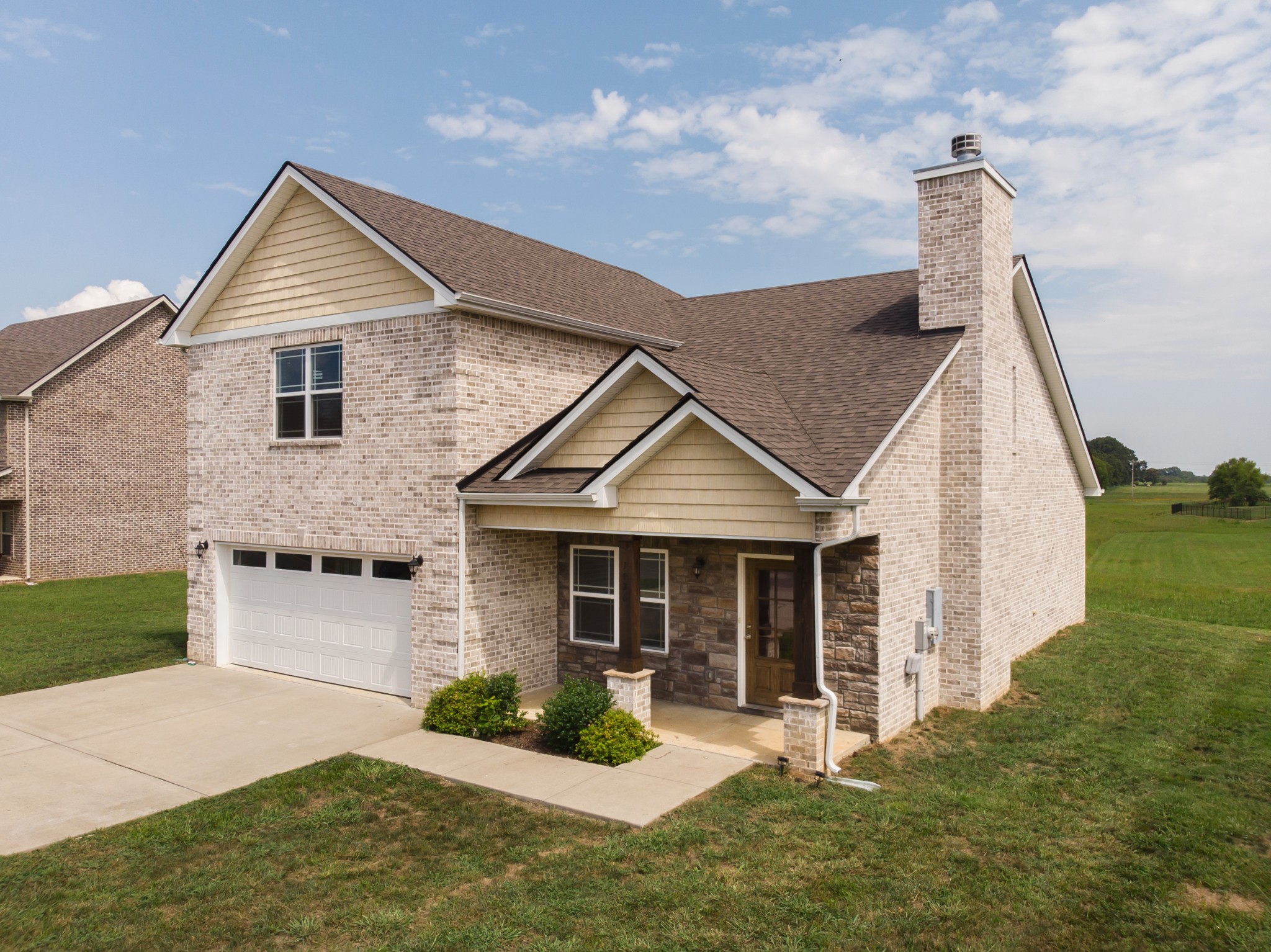 1426 Alamo Avenue Murfreesboro, TN 37129 - Photo 2 of 34 front view of a house with yard