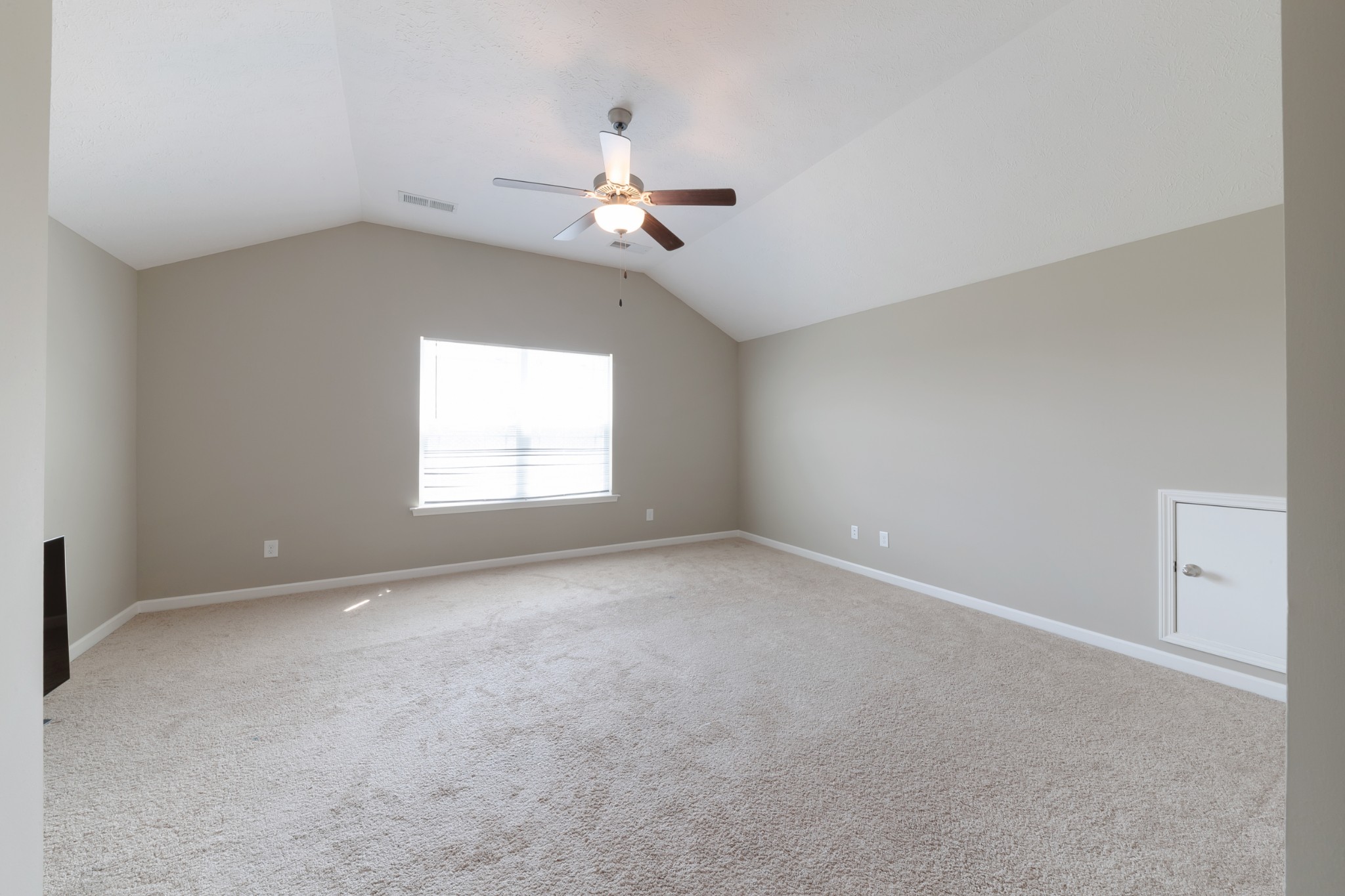 1426 Alamo Avenue Murfreesboro, TN 37129 - Photo 24 of 34 a view of an empty room with a window